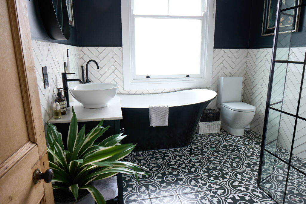 5 Top Tips for Cleaning Your Bathroom with Vinegar